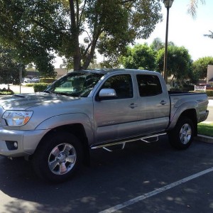2015 TRD Sport Double Cab w/ Go Rhino D2 steps!
