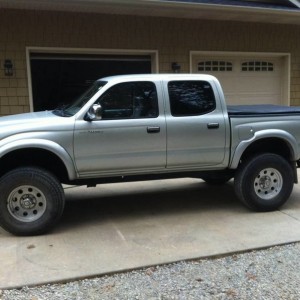 2002 Tacoma Limited, 4wd, TRD, 3" lift