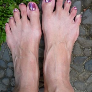 Small_and_big_feet