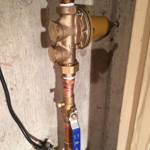 New valve and pressure regulator