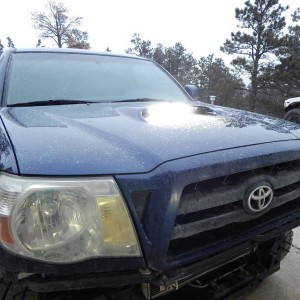 Hood scoop lightbar bracket by C4Fab