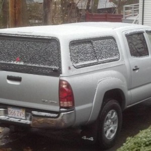 bobs 2006 toyota tacoma dcsb leer cap rear