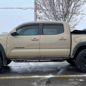 33" Pizza Cutters, 2" Bilstein 5100s. Gobs of ground clearance.