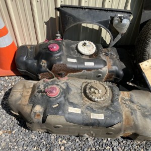 2.7 and 4.0 fuel tanks