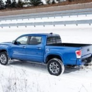 2016-toyota-tacoma-double-cab-limited-rear-side-profile