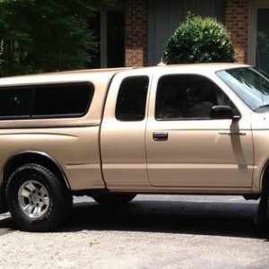 1997 SR5 Xtra Cab LX Tacoma with Leer top