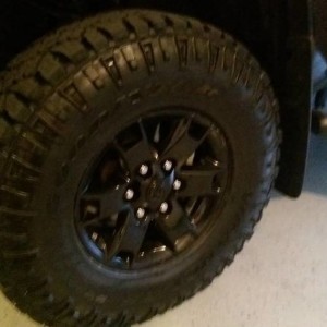 285 duratrac on stock 16x7 rally wheel