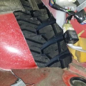 99 tacoma 35's