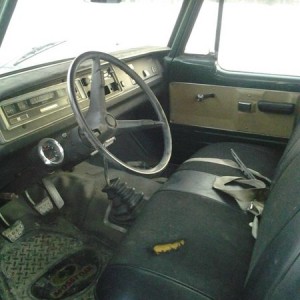 69_D100_Interior