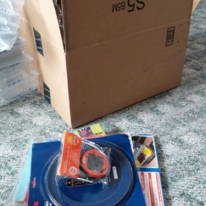 11x18x24 box + 20' of giant bubble wraps for those tiny items :crazy: