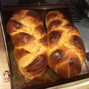 Monster Easter bread - added Emmet for scale