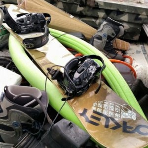 Scored this snow board, body board and a few other things from a client of mine. Never rode a snow board but have friends that do. Can't wait to learn
