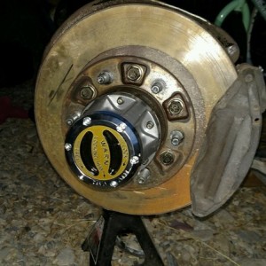 Test fitting a warn hub on a fzj80 axle