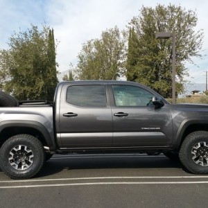 2016 TACOMA LT265-75R16 FALKEN WILDPEAK AT3W  001