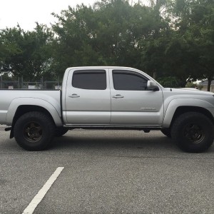 Tacoma SCS F5 285/75-16 BFG No lift 2