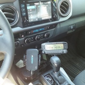 Rig setup with a RAM Cup Holder Mount for the cellphone QI holder