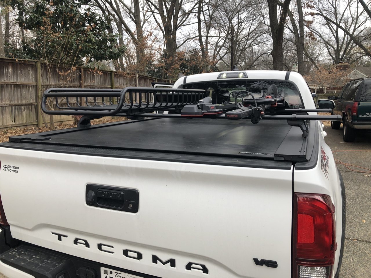 Replaced the Outpost HD rack with the Yakima skyline/corebar combo (IMG ...